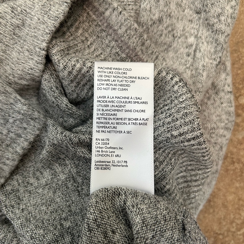 Gray Long Sleeve Women's Crop Top - Picture 7 of 7